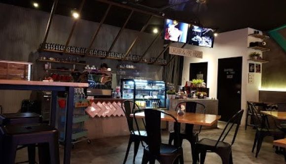 UTOPIA: Family Dine-Out @ Munching Mob Cafe, Bukit Jalil